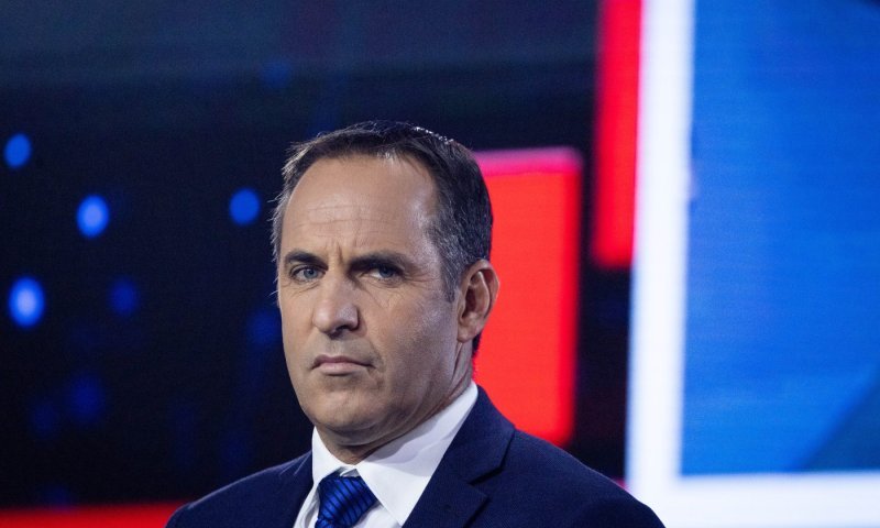 עימות חריג בערוץ 13: מגיש המהדורה תקף את המנכ"ל - בזמן השידור