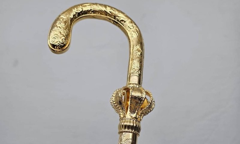 הצצה: מקל הזהב החדש של האדמו"ר מסאטמר שיוצר בישראל