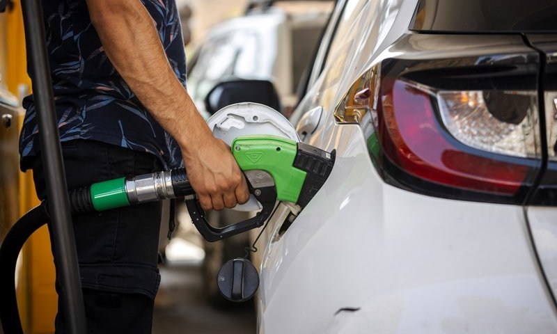 לקראת 8 שקלים לליטר: הממשלה שוקלת לסבסד את מחירי הדלק