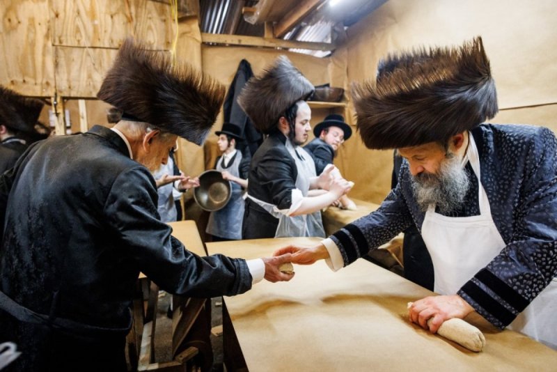 אברומי בלום, אחים לאנטשעווסקי, אייזיק י.