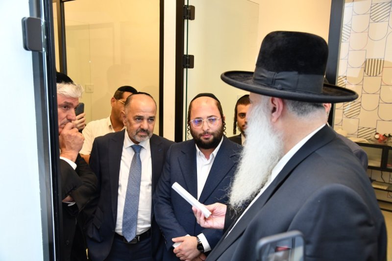 שוקי בריכטא