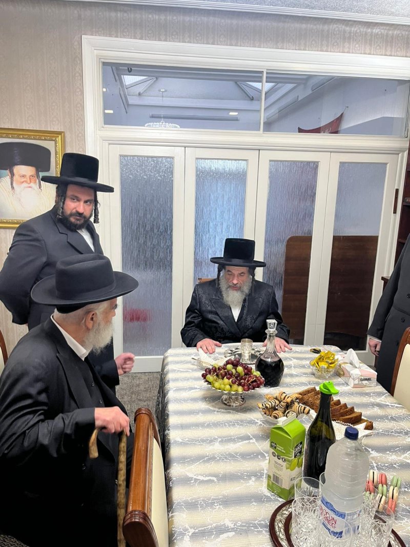 באדיבות המצלם