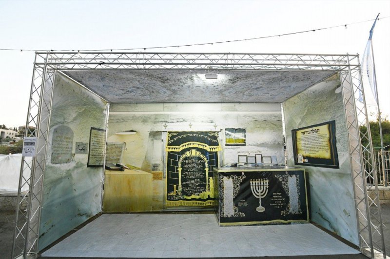 ארי קופרשטוק ומאיר אדרי