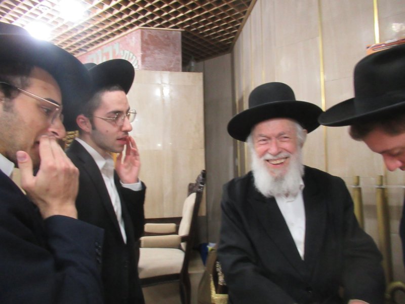 באדיבות המצלם