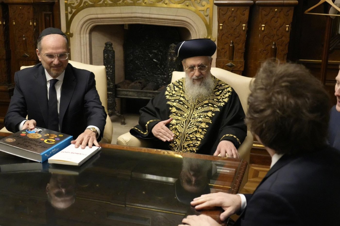 באדיבות המצלם