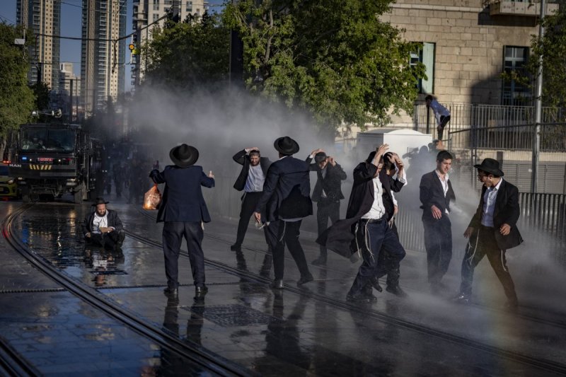 חיים גולדברג, פלאש 90