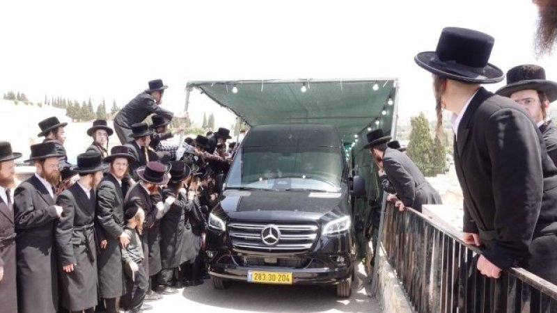 אנשיל בעק וא.מ.ש