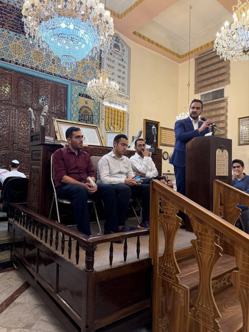 באדיבות המצלם