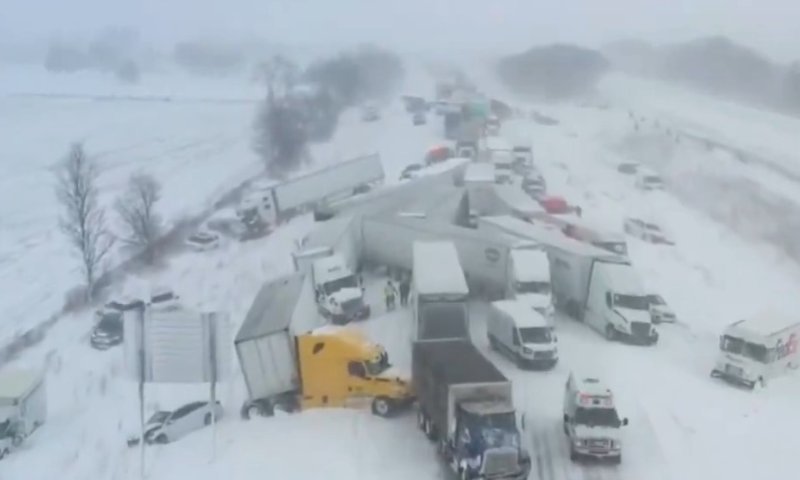 מזג אוויר קיצוני הוביל לאסון: תאונת ענק עם מעל 100 רכבים בארה״ב | עשרות פצועים