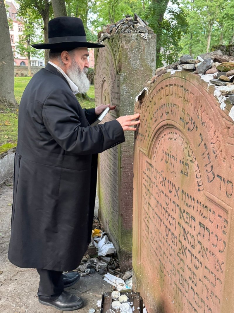 באדיבות המצלם