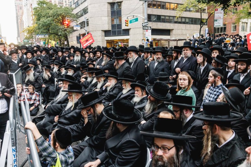 האחים לאנטשעווסקי, אברומי בלום, ד. ה. כרם, אייזיק. י, Clear shot