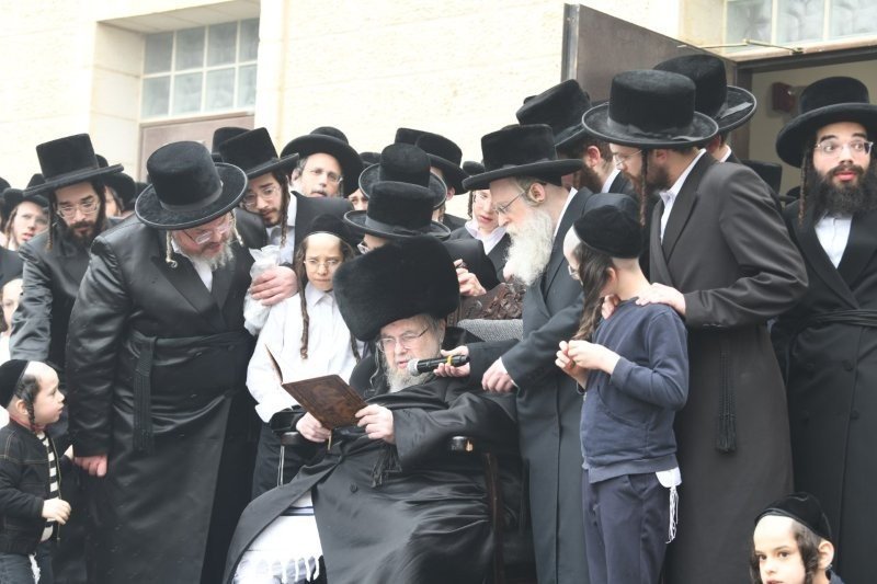 אנשיל בעק וא.מ.ש