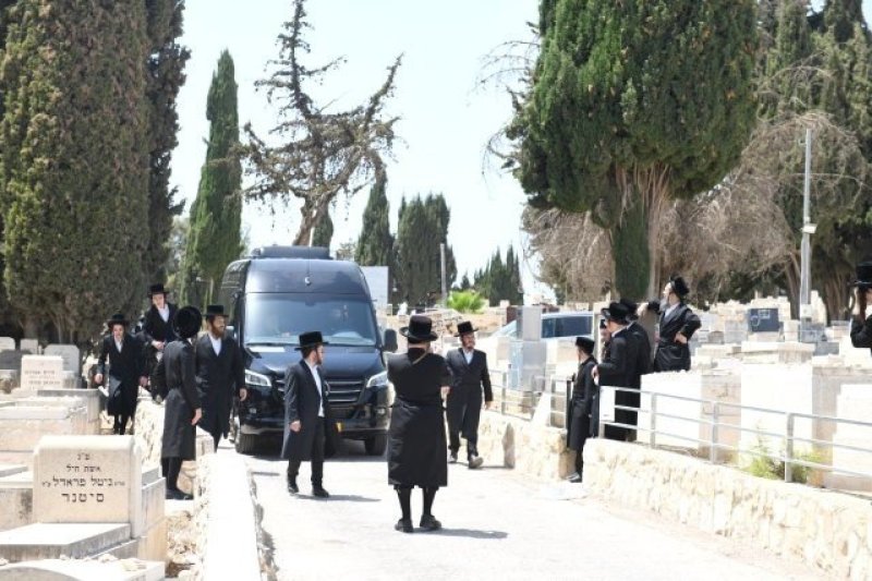 אנשיל בעק וא.מ.ש