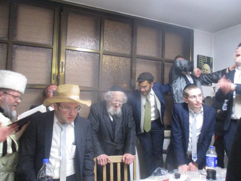 באדיבות המצלם