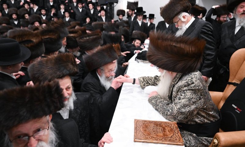 הסוף לדחיפות מול האדמו"ר: בחסידות צאנז הקימו וועד של 'מכוונים בקודש'