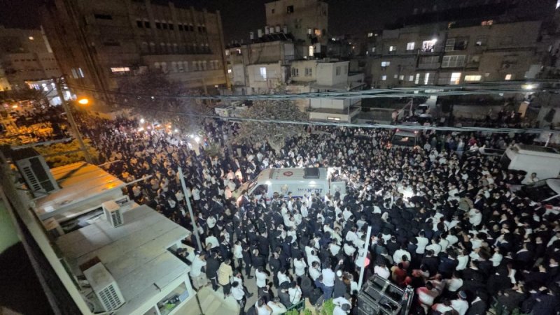 באדיבות המצלם