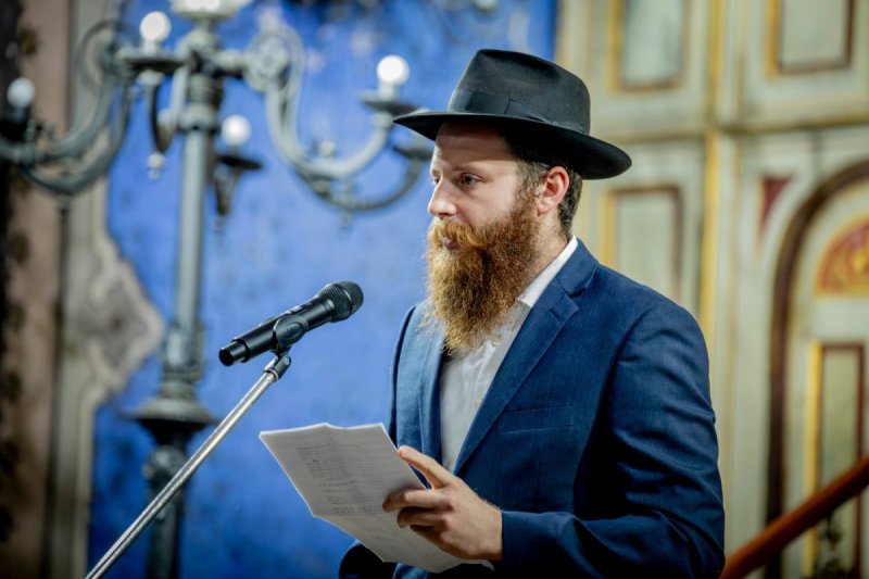 באדיבות המצלם