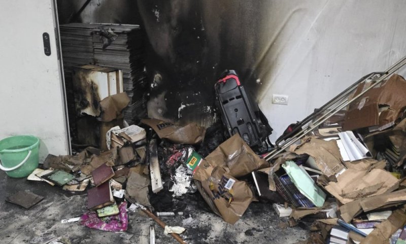 שריפה בבניין בעמנואל: הדיירים הסתגרו בדירות