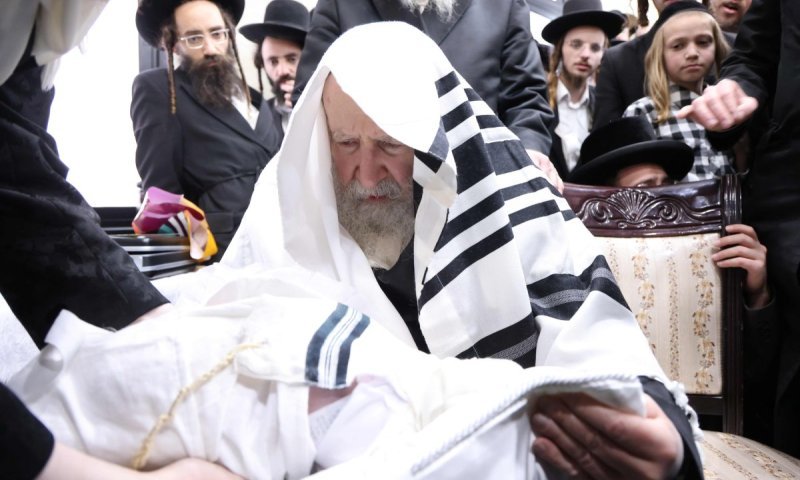 ביום שישי: שמחת הברית לנין האדמו"רים מקרעטשניף ואמשינוב