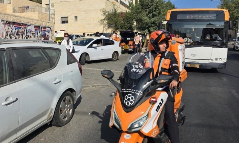 נפצע בינוני-קשה: ילד בן 10 נפגע מרכב בבית שמש