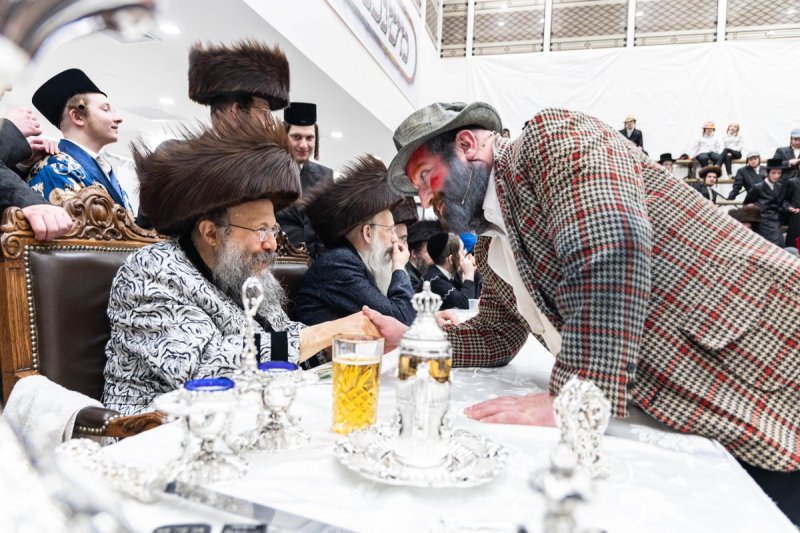 האחים לאנטשעווסקי, אברומי בלום, ואייזיק י.