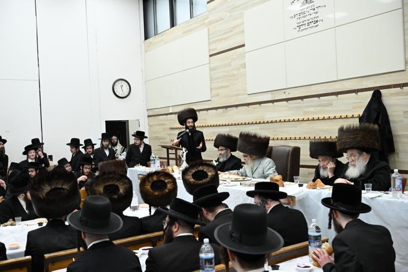 באדיבות המצלם