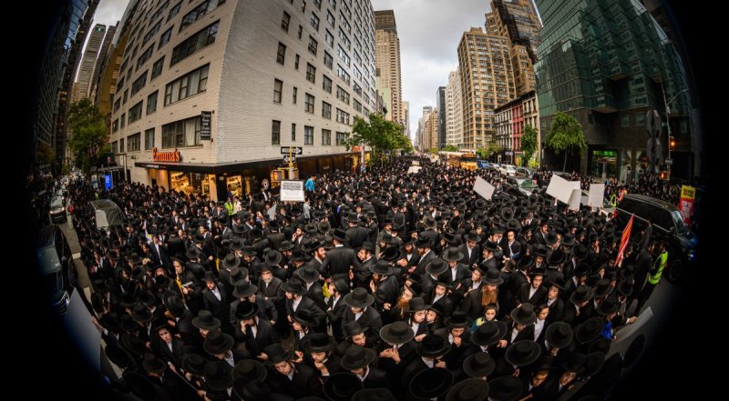 האחים לאנטשעווסקי, אברומי בלום, ד. ה. כרם, אייזיק. י, Clear shot