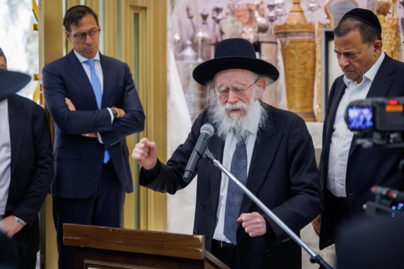 דניאל נפוסי ומאיר זלזניק