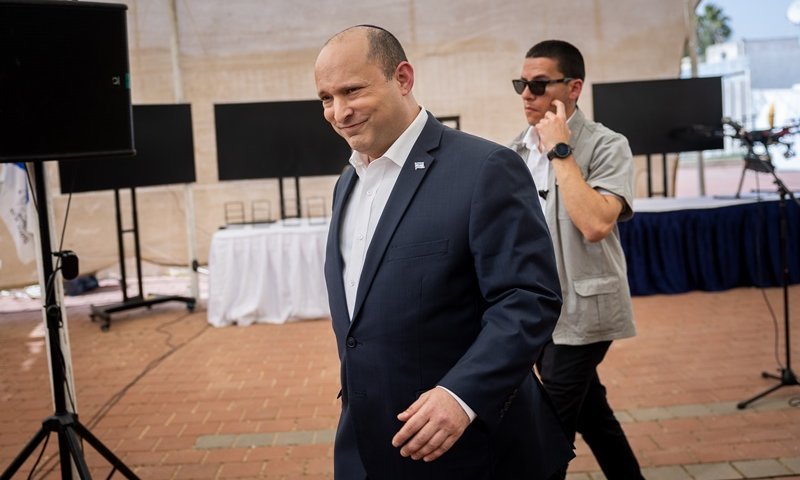 בנט חשף את זהותו של איש שב"כ - ונדרש למחוק