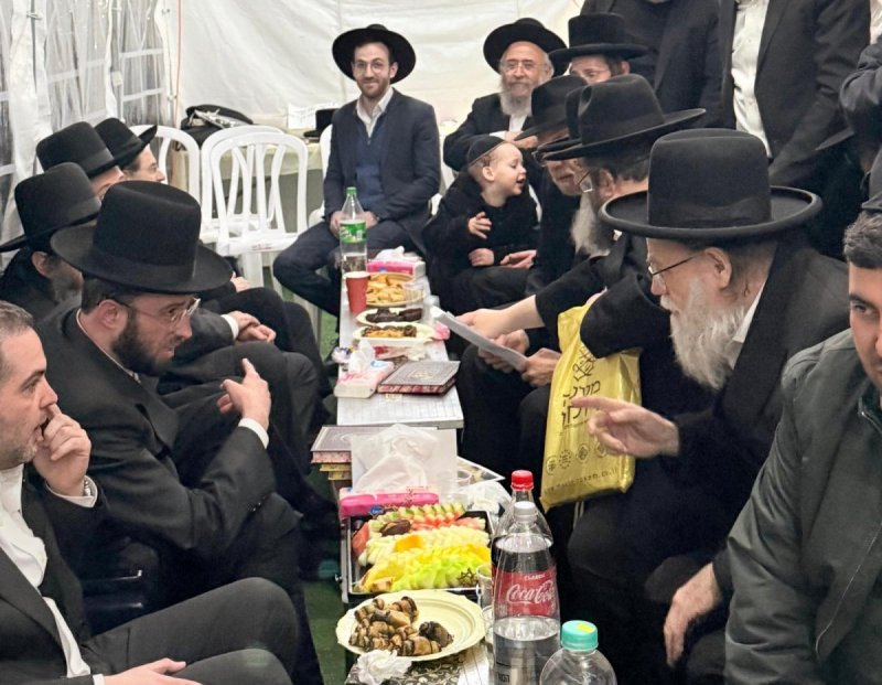 באדיבות המצלם