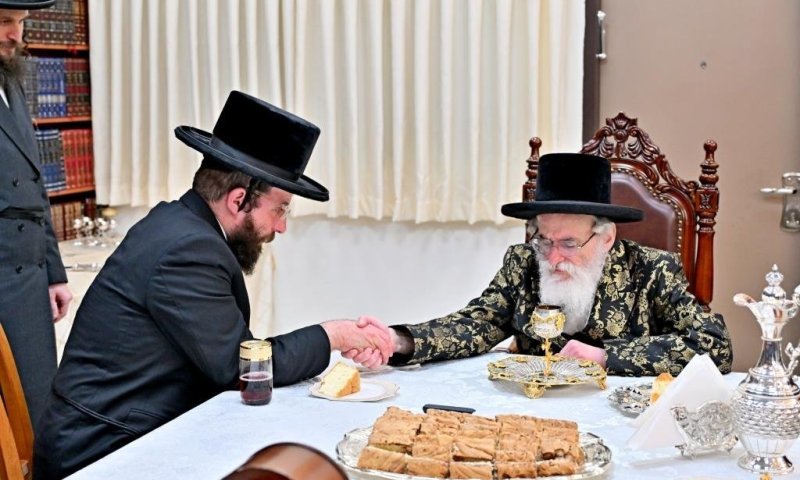 טלטלה באגודת ישראל: ויז&rsquo;ניץ חוברת לציר שלומי אמונים - בעלזא