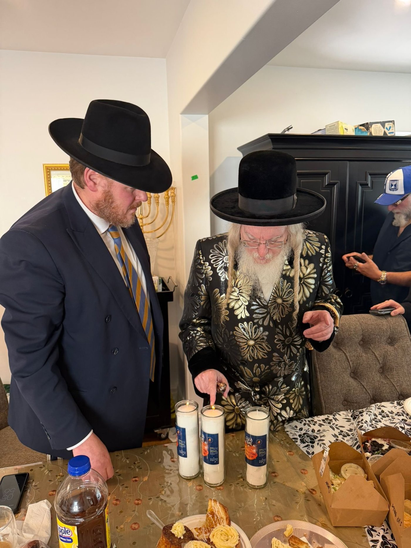 באדיבות המצלם
