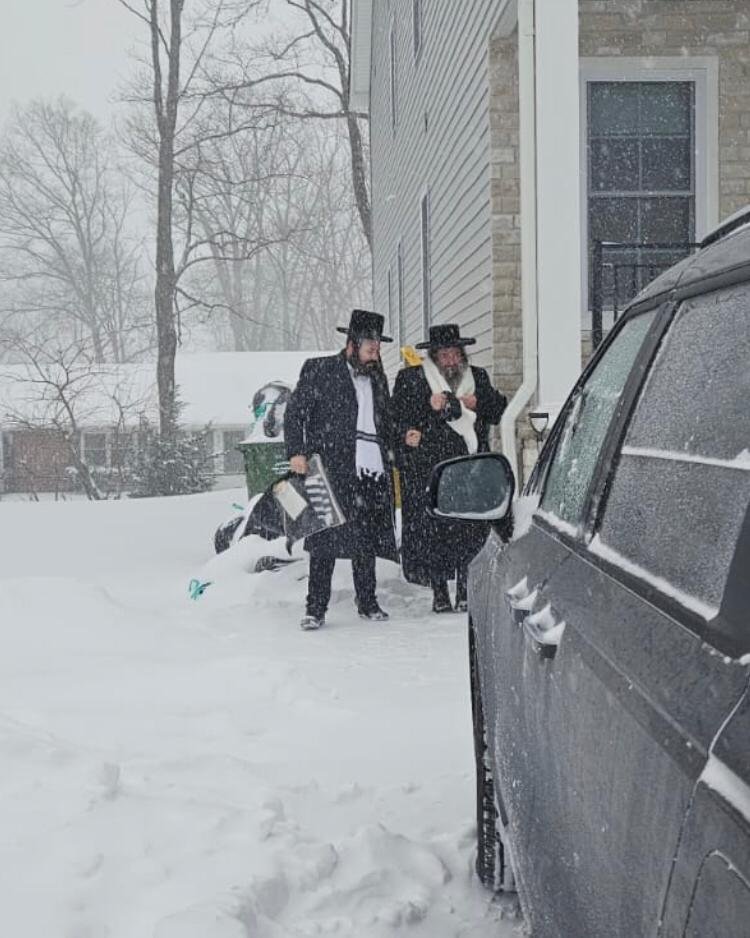 באדיבות המצלם