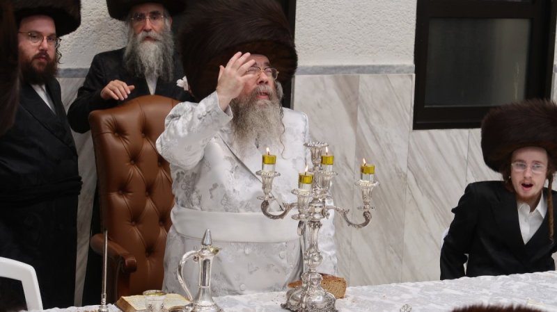 באדיבות המצלם