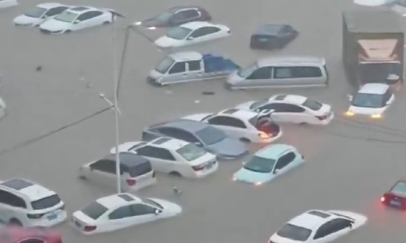 גשם כבד ללא הפסקה גרם להצפות חריגות בסין 