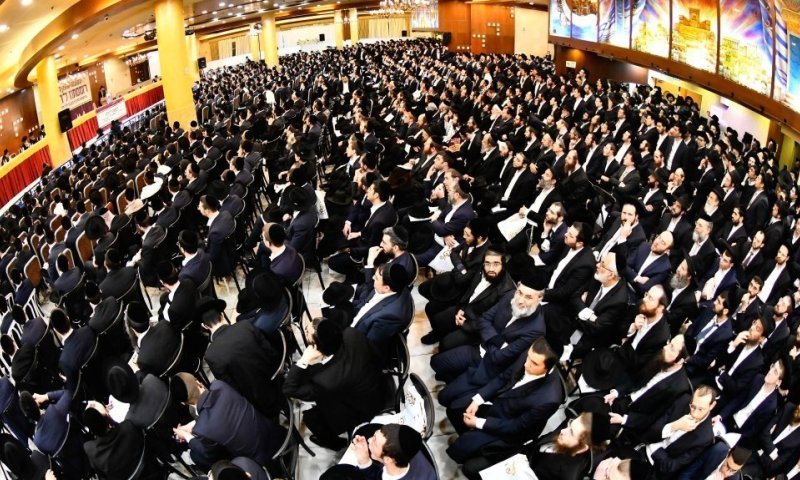 מול אתגרי הAI: אלפי אברכי בני ברק התכנסו לכינוס 'רוממתנו לדורות'