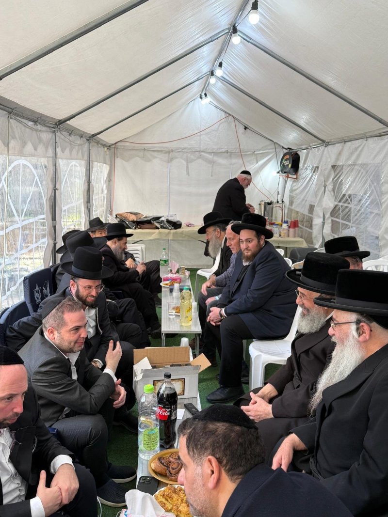 באדיבות המצלם