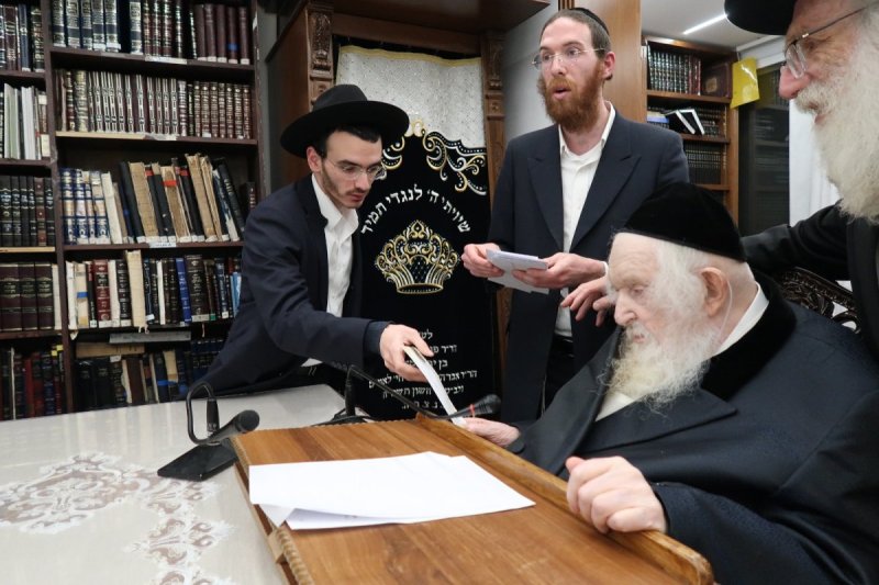 באדיבות המצלם