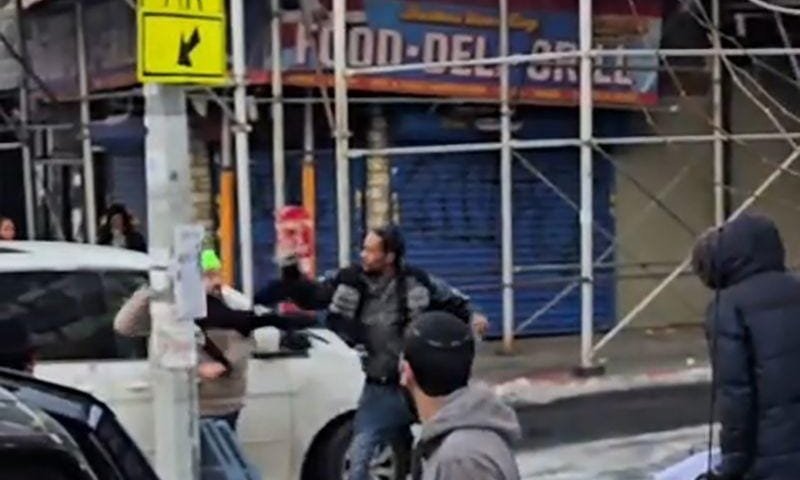 השנאה ברחובות ברוקלין: צרח "מגיע לכם שואה" - ונעץ סכין בחזה של יהודי