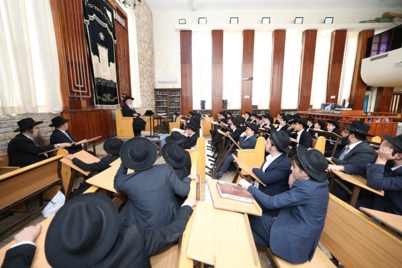 באדיבות המצלם