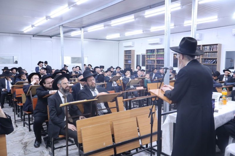 באדיבות המצלם