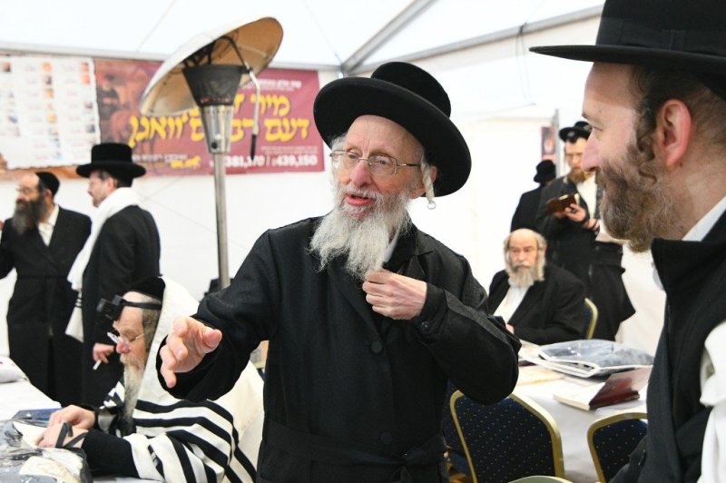 ארי קופרשטוק - פולין