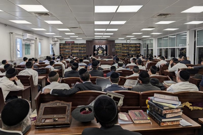 באדיבות המצלם