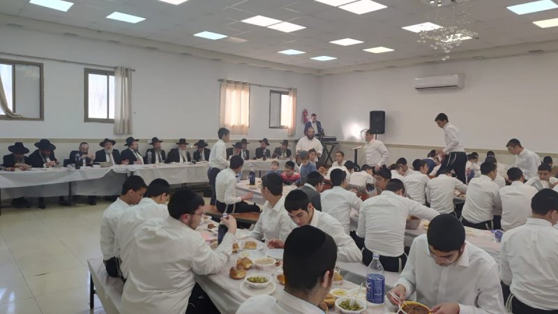 באדיבות המצלם