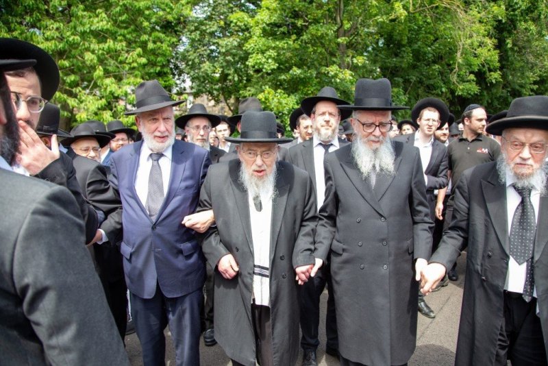 באדיבות המצלם