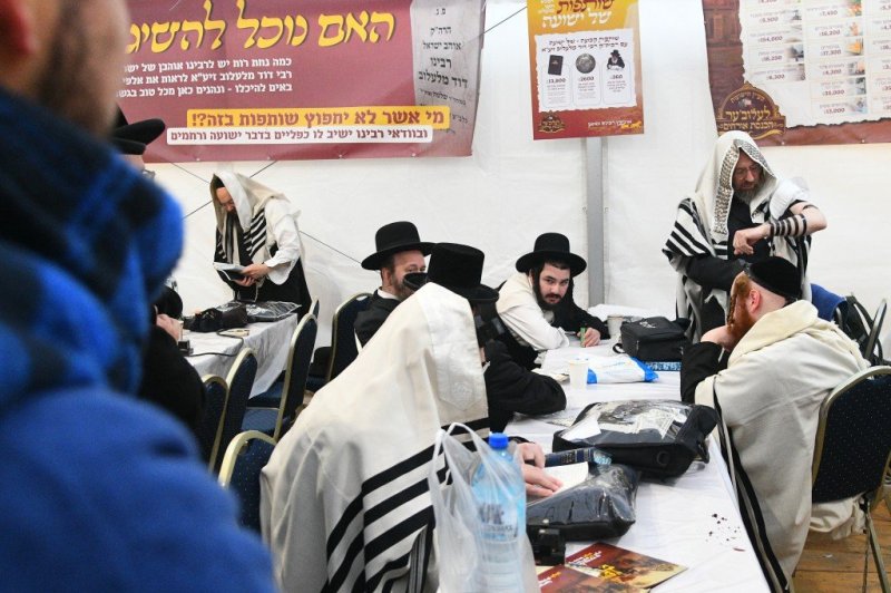 ארי קופרשטוק - פולין