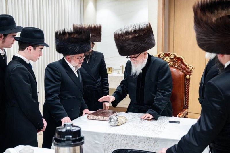 אלי וואהל, איצי מ.