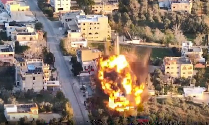 תיעוד: רחפן חמוש מחסל מחבלים בעת שניסו להימלט על אופנוע