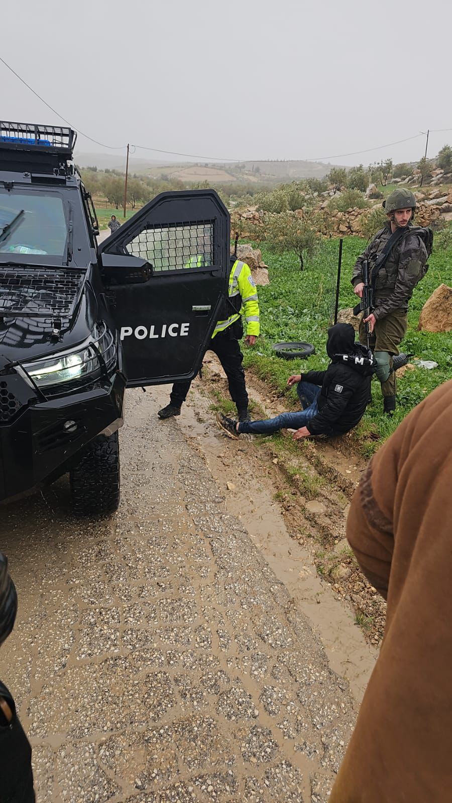 לפי סעיף 27א