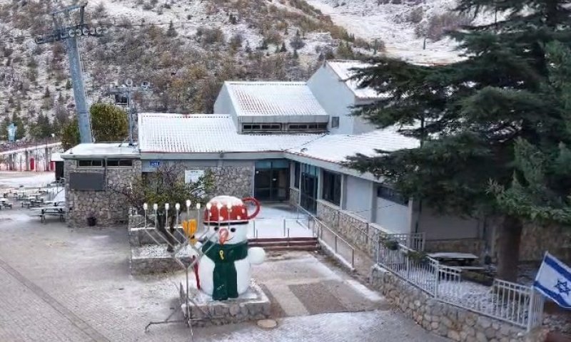 נר שלישי בחרמון: שלג ראשון קישט את המפלס התחתון